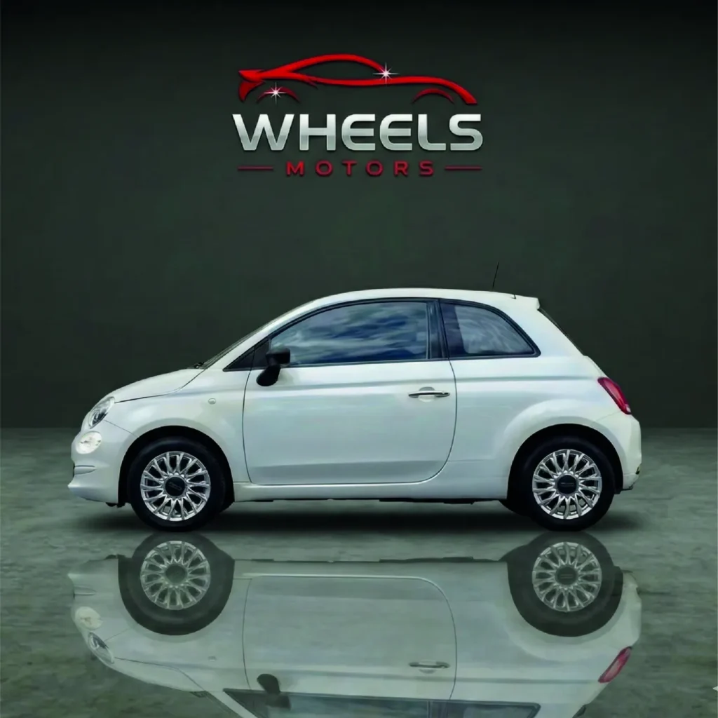 FIAT 500 بيضاء — منظر 3