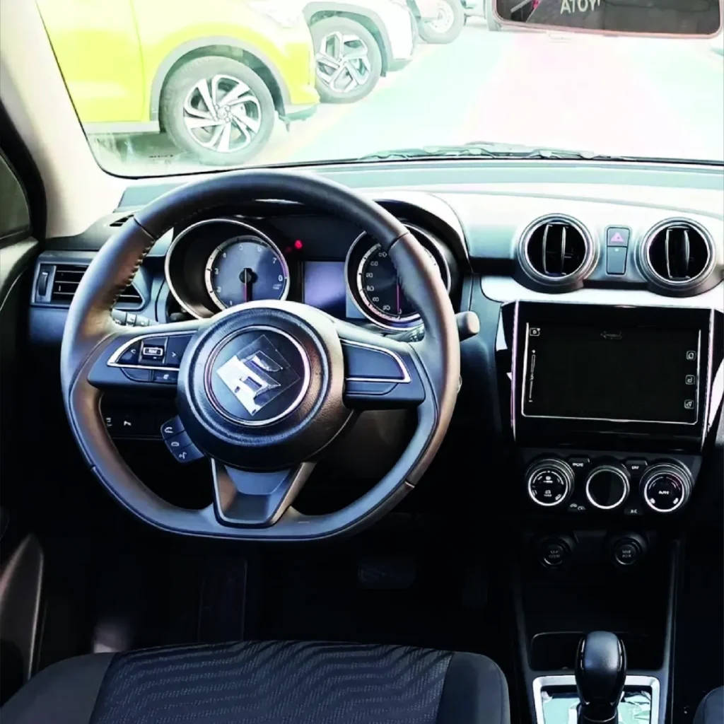 Suzuki Swift 2026 Blanc/Noir — vue 4