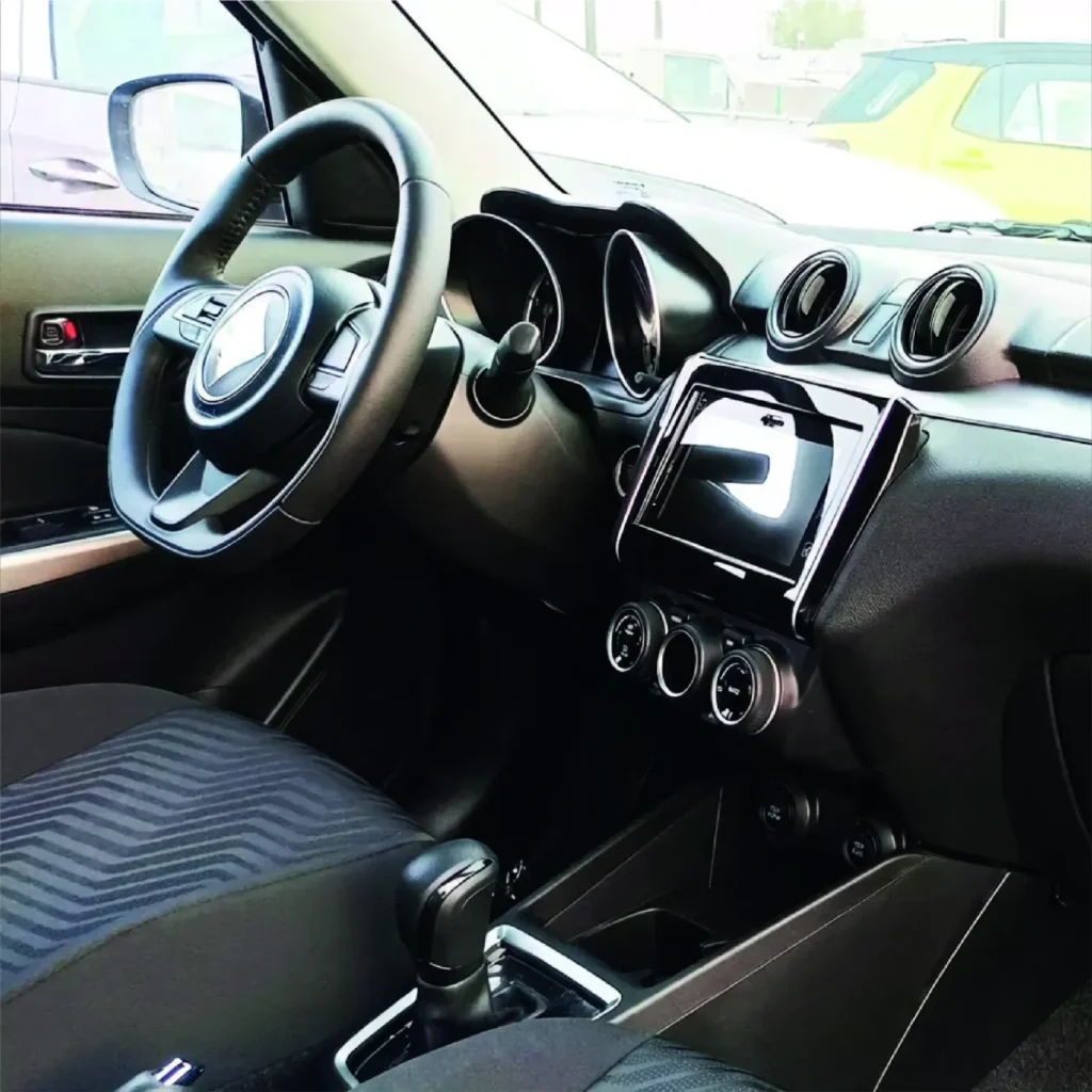 Suzuki Swift 2026 Blanc/Noir — vue 5