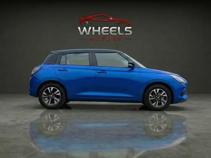 Suzuki Swift 2026 Bleu/Noir